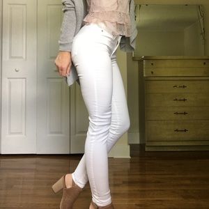 White skinny jeans
